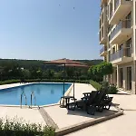 Modern In Shartrez, Shkorpilovsti アパート シュコルピロフツ