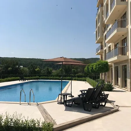 Modern In Shartrez, Shkorpilovsti Appartamento Shkorpilovtsi