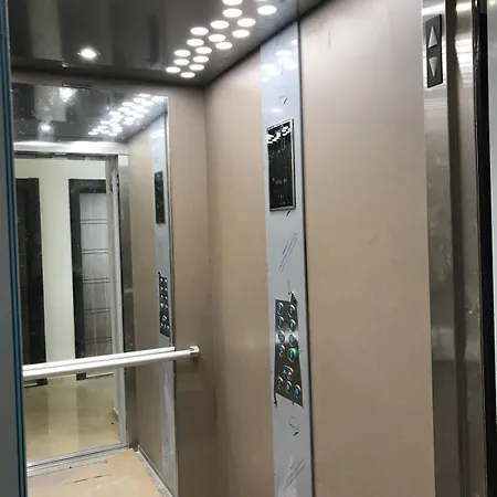 Modern In Shartrez, Shkorpilovsti * שקורפילובצי