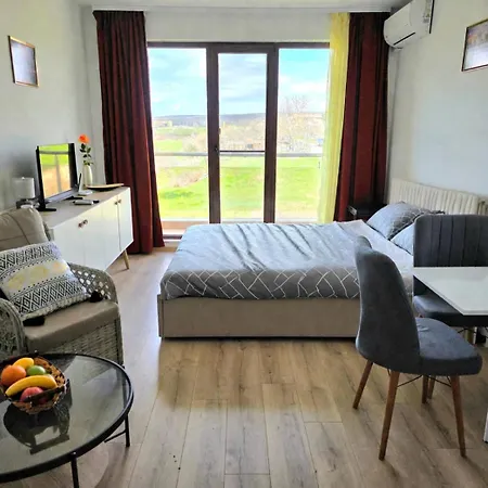 Modern In Shartrez, Shkorpilovsti Apartman *