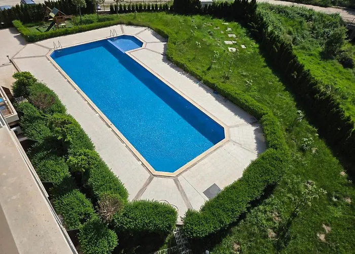 Modern In Shartrez, Shkorpilovsti Apartman *