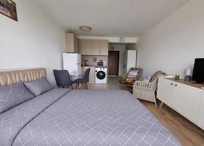 Modern In Shartrez, Shkorpilovsti Skorpilovci