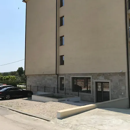 Modern In Shartrez, Shkorpilovsti Апартаменти *