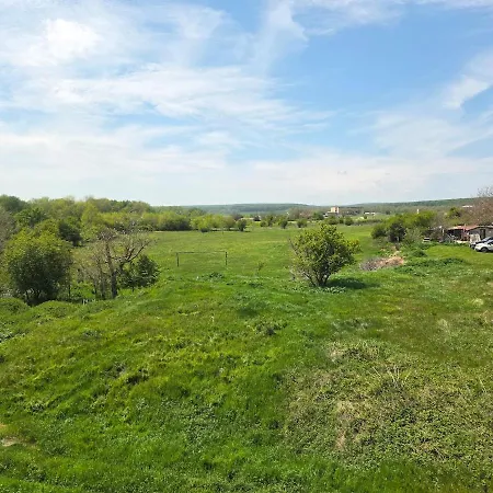 Modern In Shartrez, Shkorpilovsti شقة *