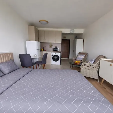 Modern In Shartrez, Shkorpilovsti شكوربيلوفتسي