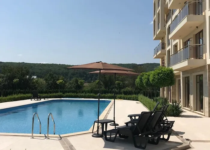 Modern In Shartrez, Shkorpilovsti شقة شكوربيلوفتسي