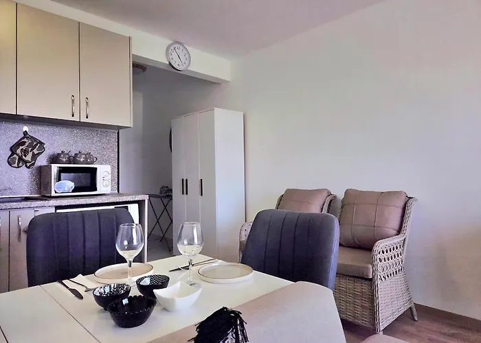 شقة Modern In Shartrez, Shkorpilovsti *